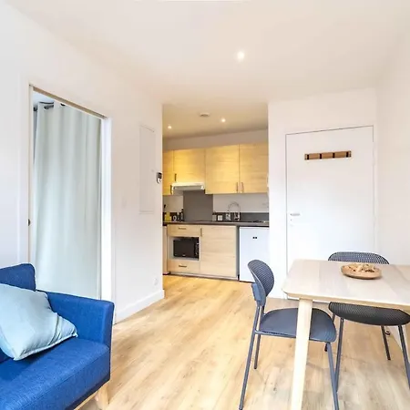 Jean Jaurès - 2 Pièces Au Pied Du Métro *